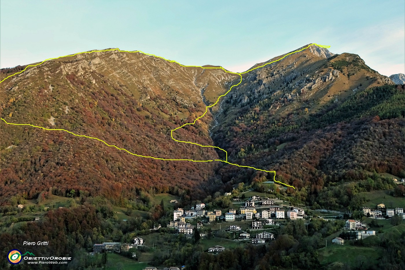 04 Zorzone e la sua  Cima Menna (2300 m) vista dal versante sud con la Val Carnera...tracciato  a mano libera .JPG -                                